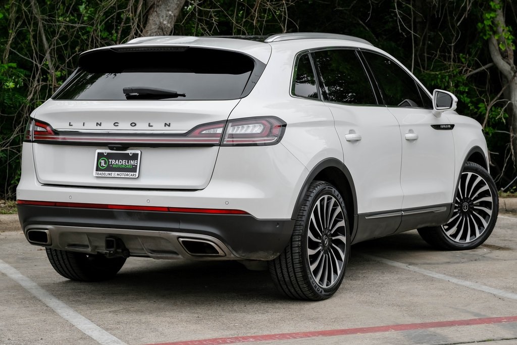 Vehicle image 11 of 68