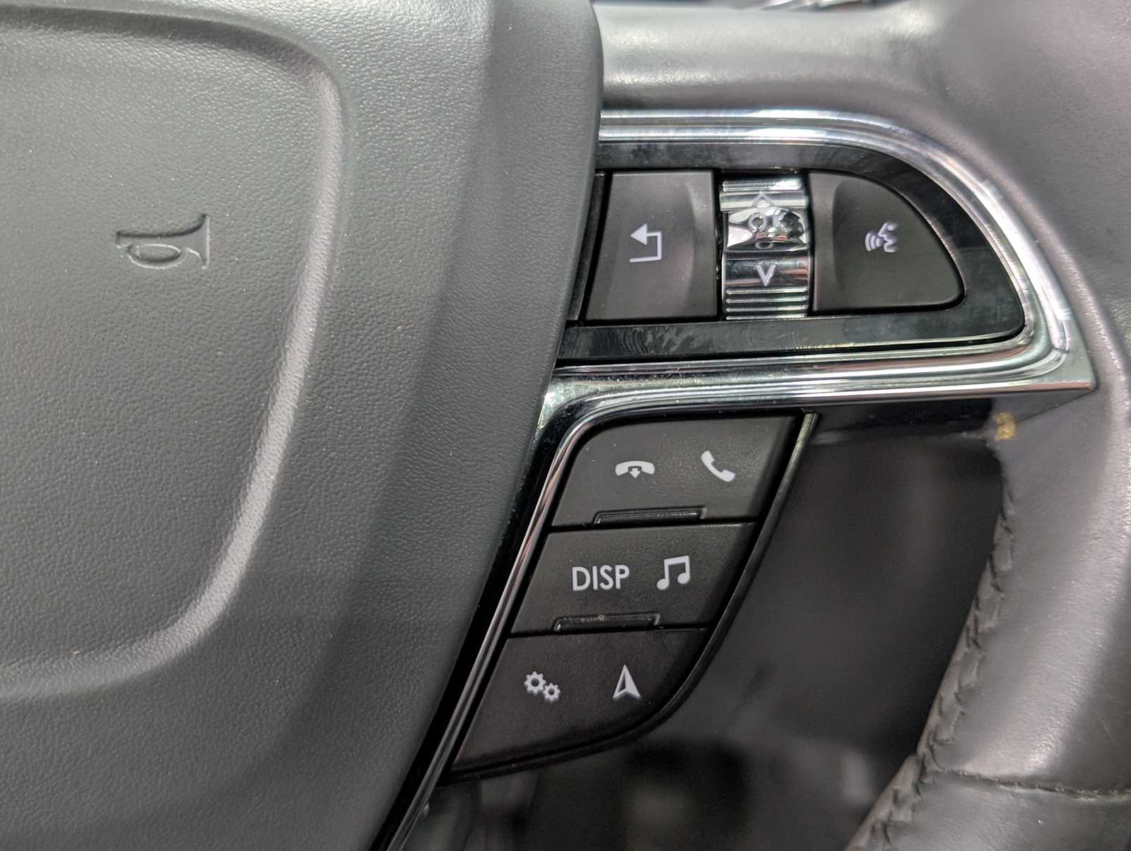 2021 Lincoln Nautilus Reserve Image 36 of 42