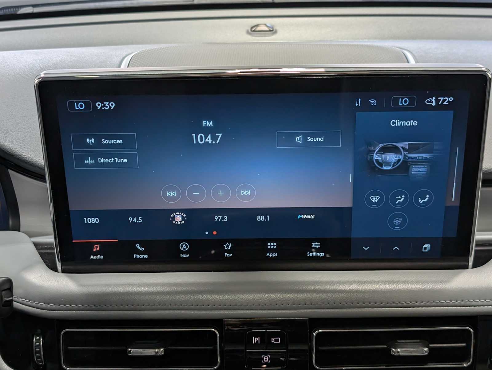 2021 Lincoln Nautilus Reserve Image 22 of 42