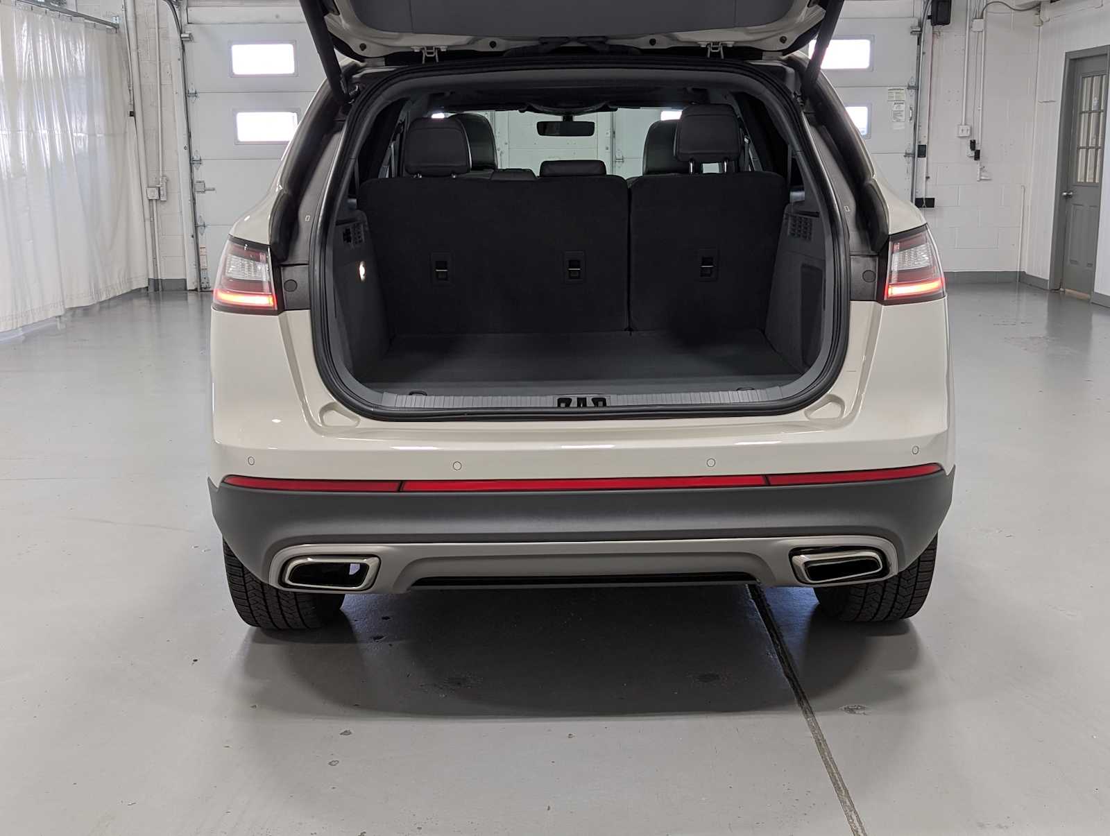 2021 Lincoln Nautilus Reserve Image 13 of 42