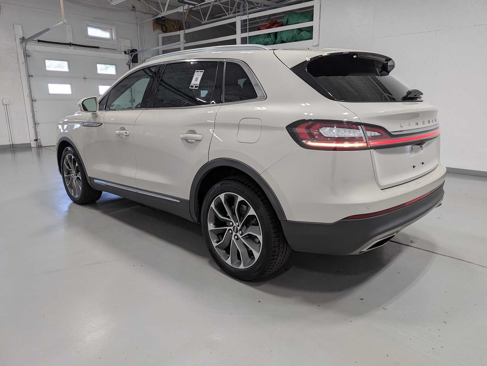 2021 Lincoln Nautilus Reserve Image 9 of 42