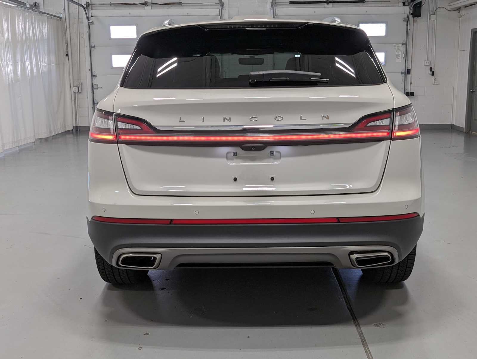 2021 Lincoln Nautilus Reserve Image 8 of 42