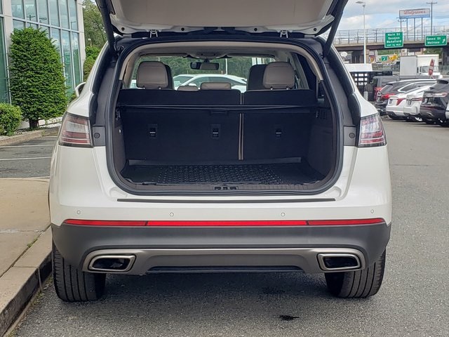 Vehicle image 33 of 34