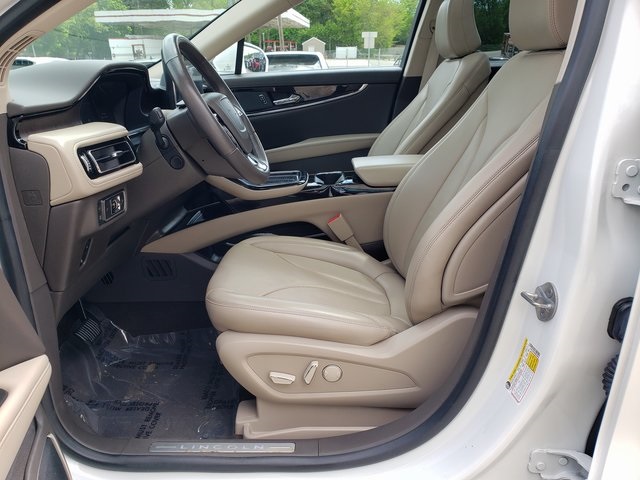 Vehicle image 11 of 34