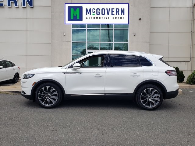 Vehicle image 8 of 34