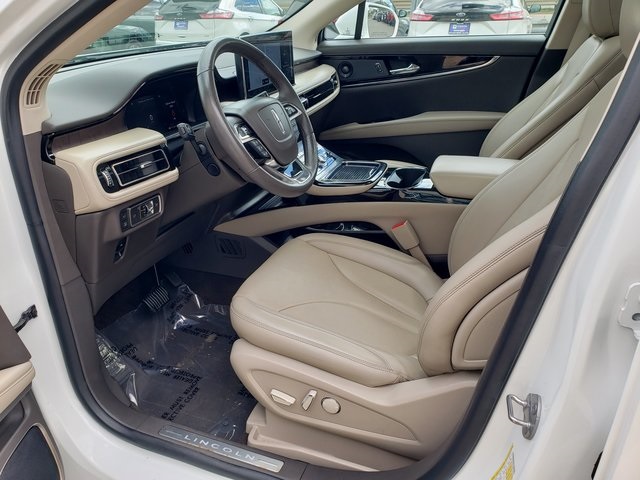 Vehicle image 12 of 34