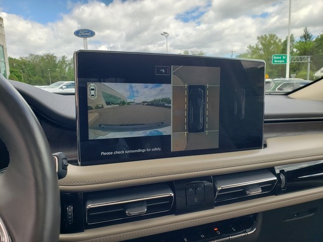 Vehicle image 23 of 34