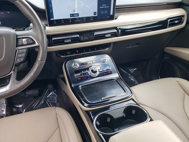 Vehicle image 18 of 34