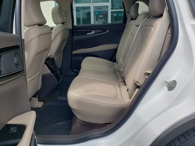 Vehicle image 16 of 34