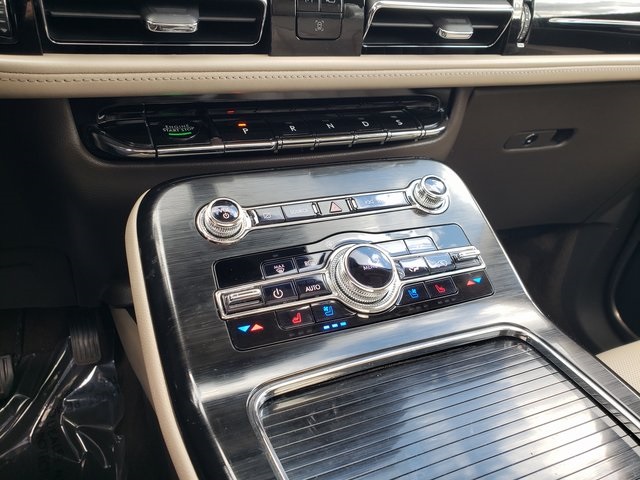 Vehicle image 20 of 34