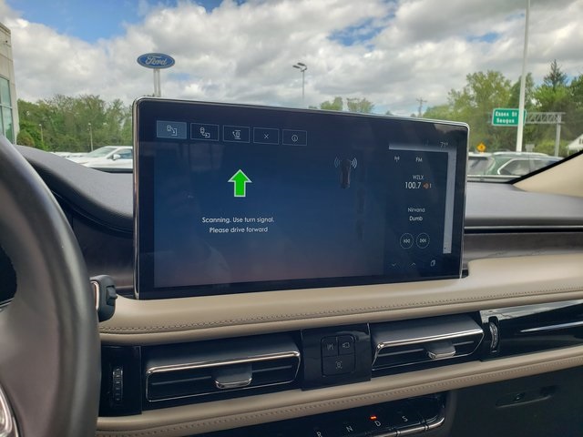 Vehicle image 24 of 34