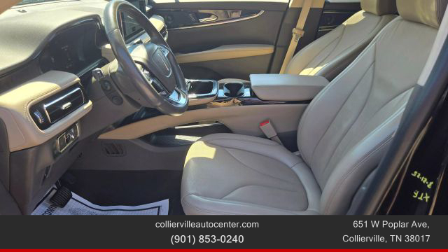 Vehicle image 24 of 26