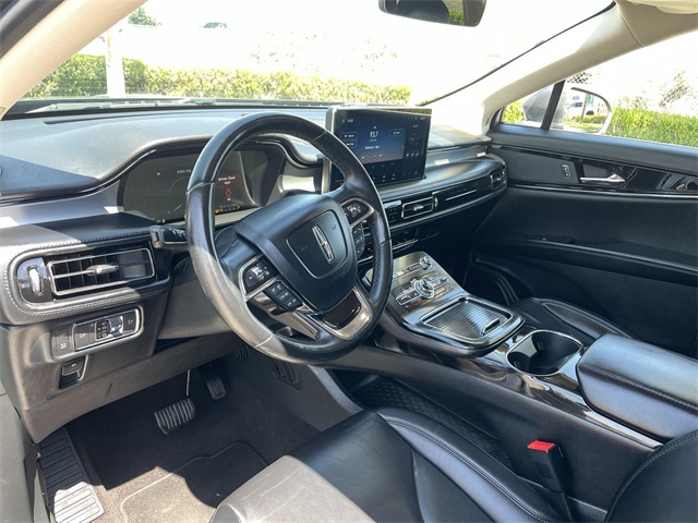 Vehicle image 17 of 35