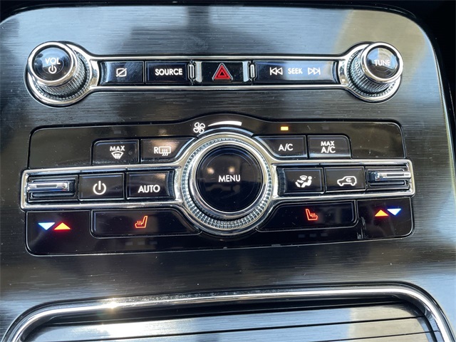 Vehicle image 26 of 35