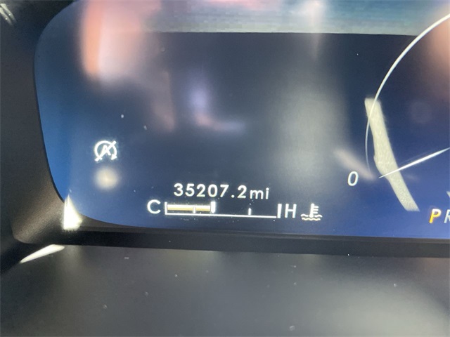 Vehicle image 20 of 35