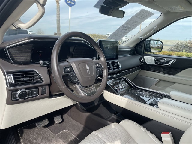 Vehicle image 10 of 36