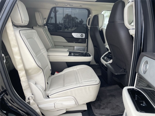 Vehicle image 28 of 36