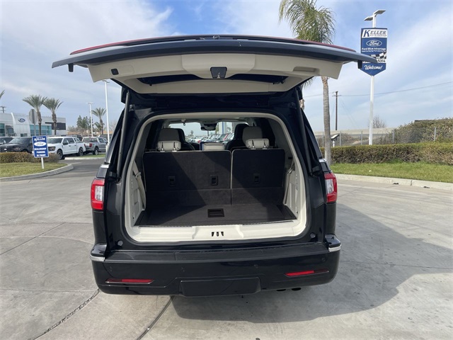 Vehicle image 27 of 36
