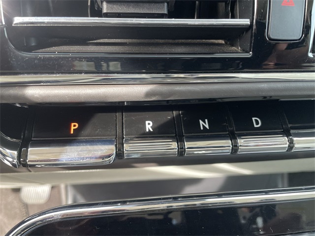 Vehicle image 16 of 36
