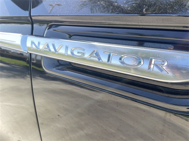 Vehicle image 35 of 36