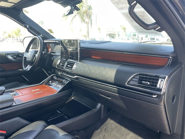 Vehicle image 19 of 36