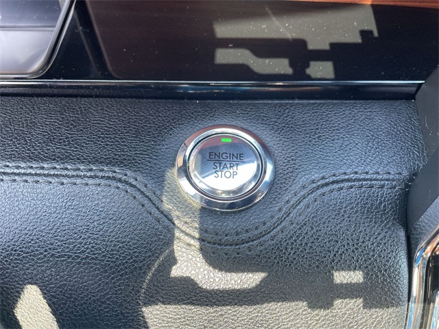 Vehicle image 13 of 36