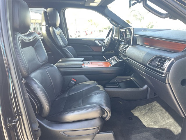 Vehicle image 17 of 36