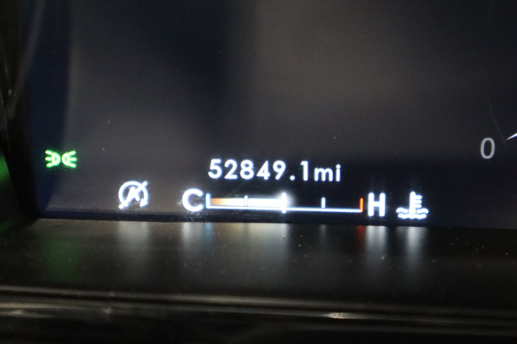 Vehicle image 37 of 45
