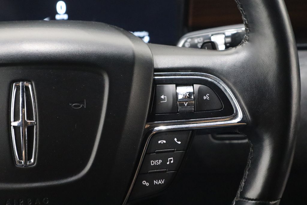 Vehicle image 22 of 45