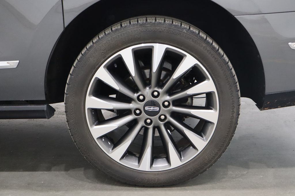 Vehicle image 40 of 45