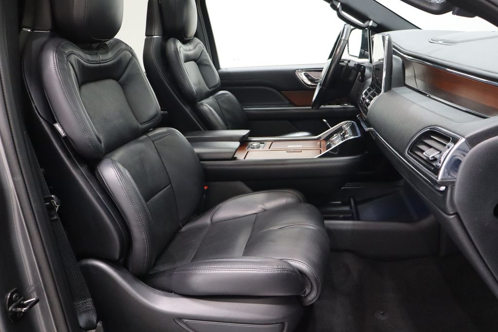 Vehicle image 14 of 45