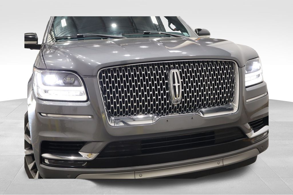 Vehicle image 41 of 45