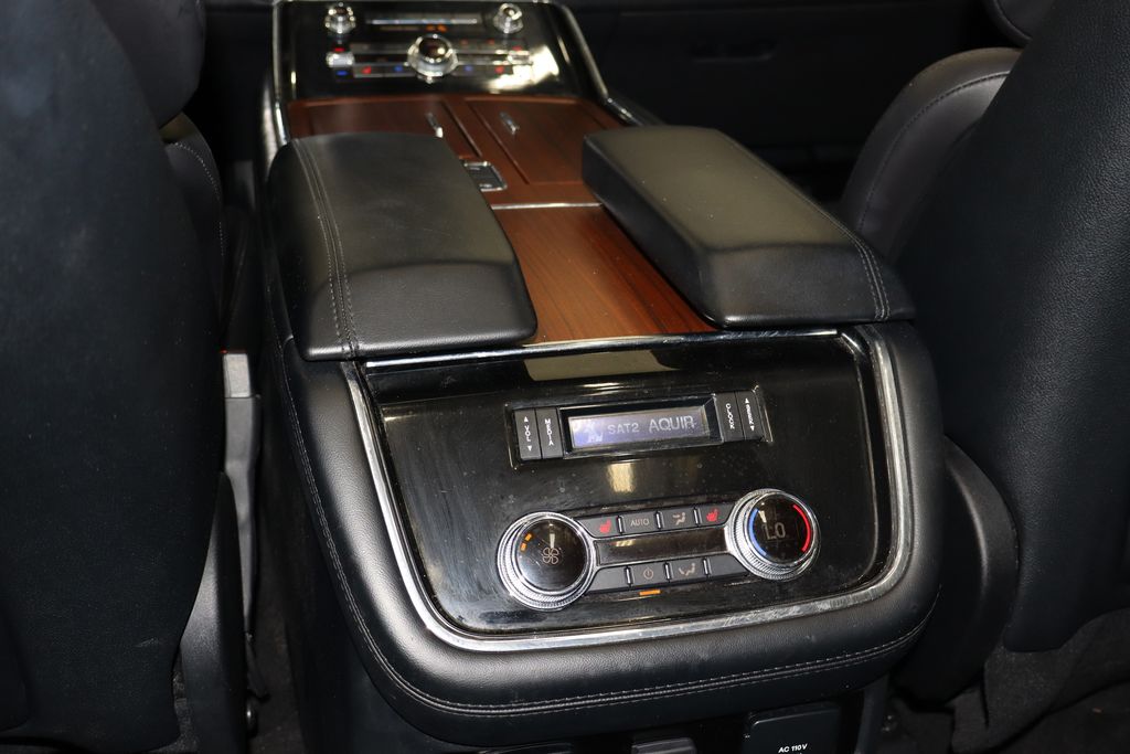 Vehicle image 19 of 45