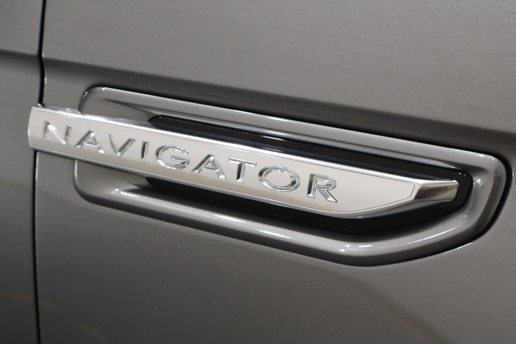 Vehicle image 44 of 45