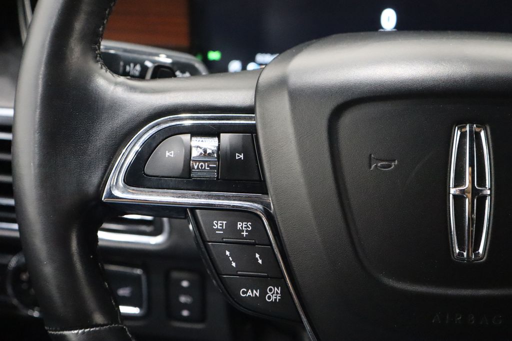 Vehicle image 21 of 45