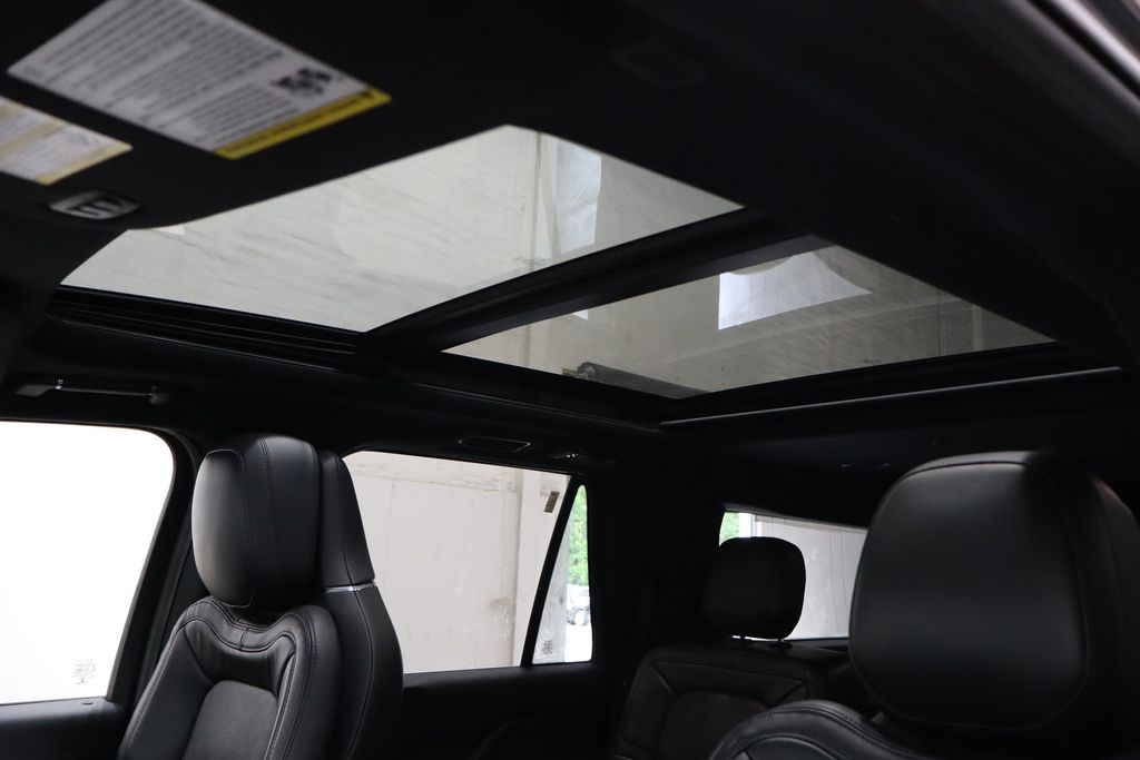 Vehicle image 9 of 45