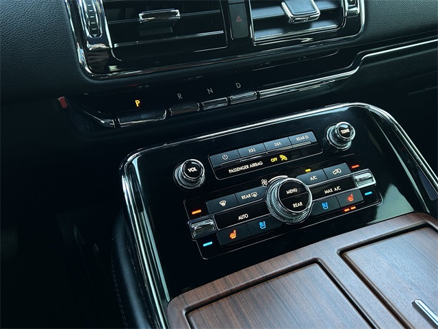 2021 Lincoln Navigator Reserve Image 23 of 36