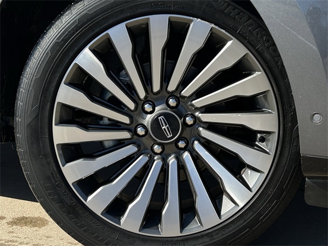 2021 Lincoln Navigator Reserve Image 8 of 36