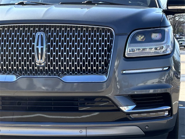 2021 Lincoln Navigator Reserve Image 3 of 36