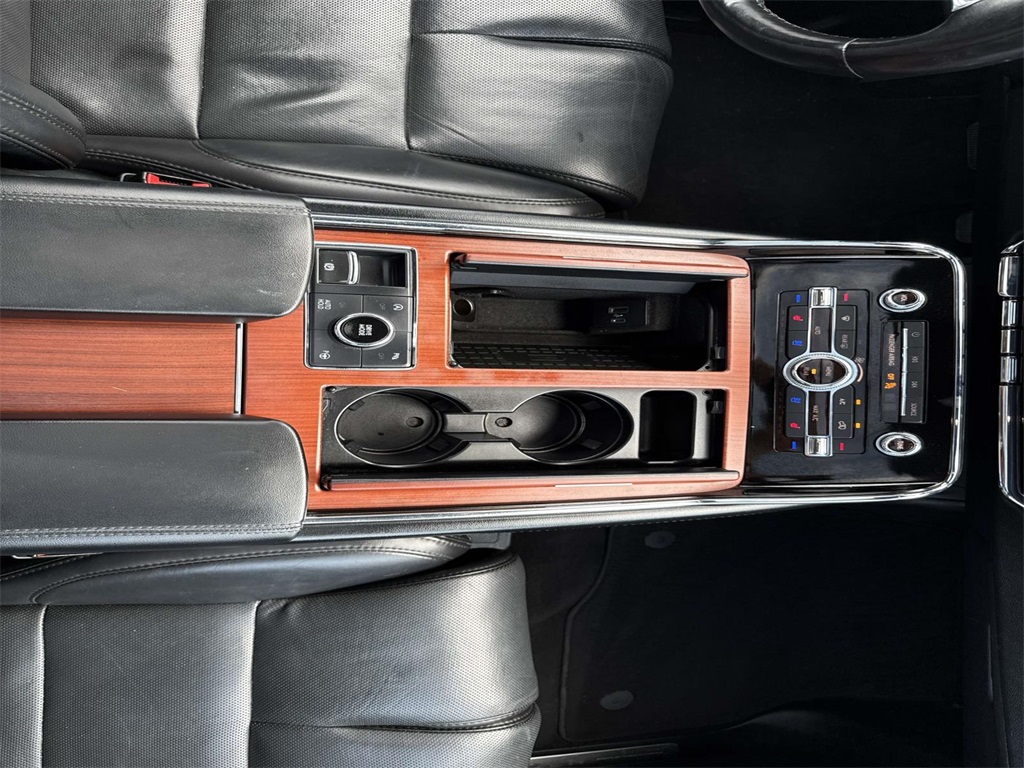 Vehicle image 23 of 30
