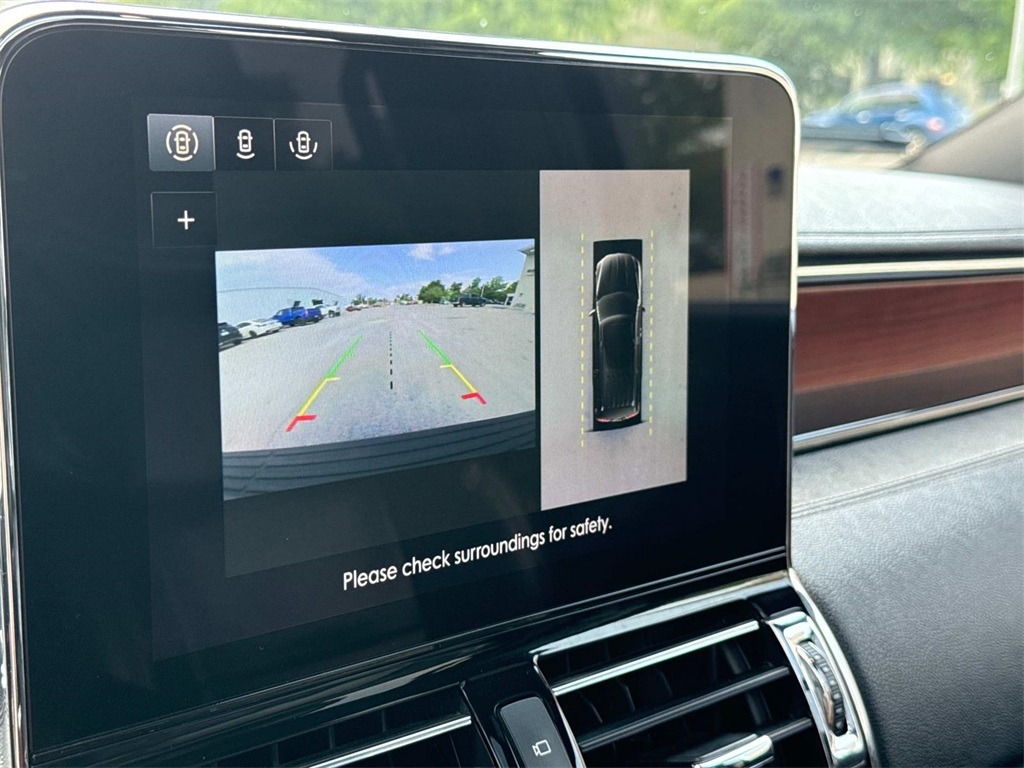 Vehicle image 21 of 30