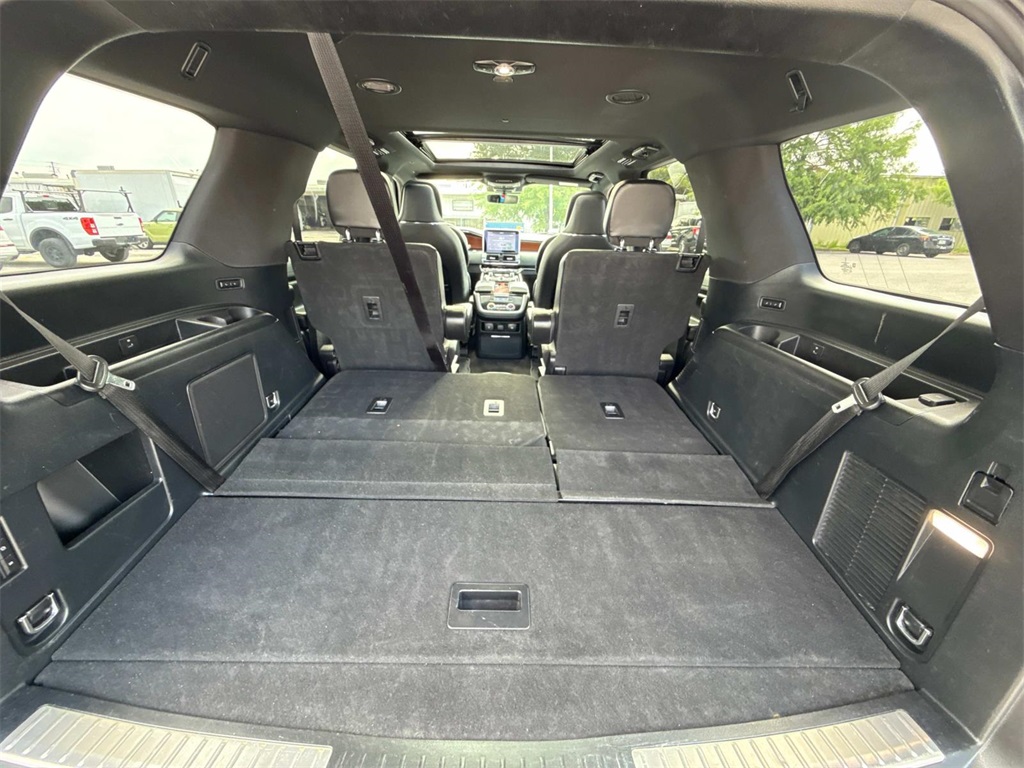 Vehicle image 11 of 30