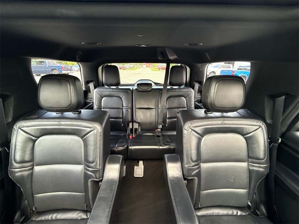 Vehicle image 17 of 30