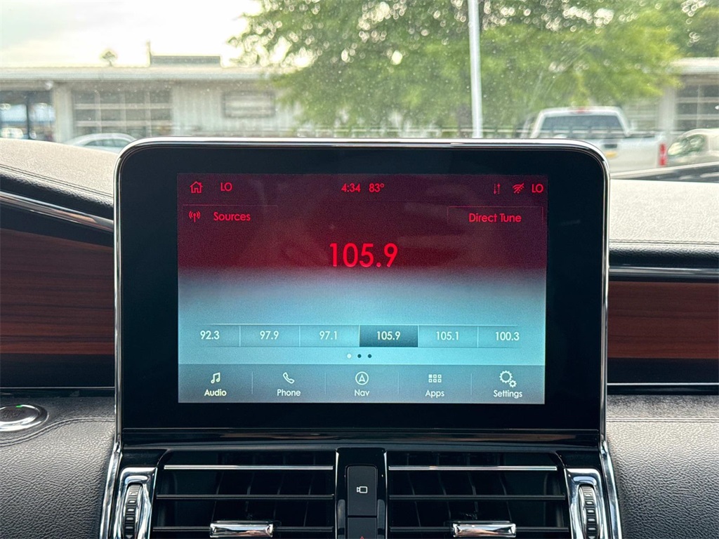 Vehicle image 22 of 30