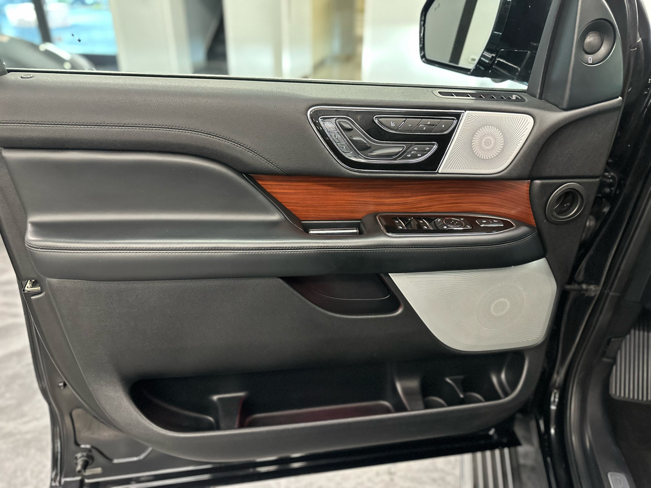 2021 Lincoln Navigator Reserve Image 25 of 33