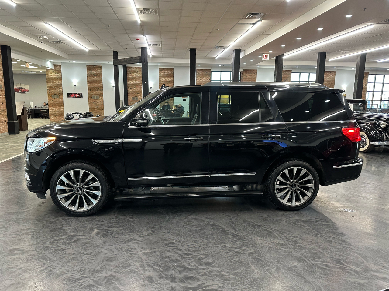 2021 Lincoln Navigator Reserve Image 12 of 33