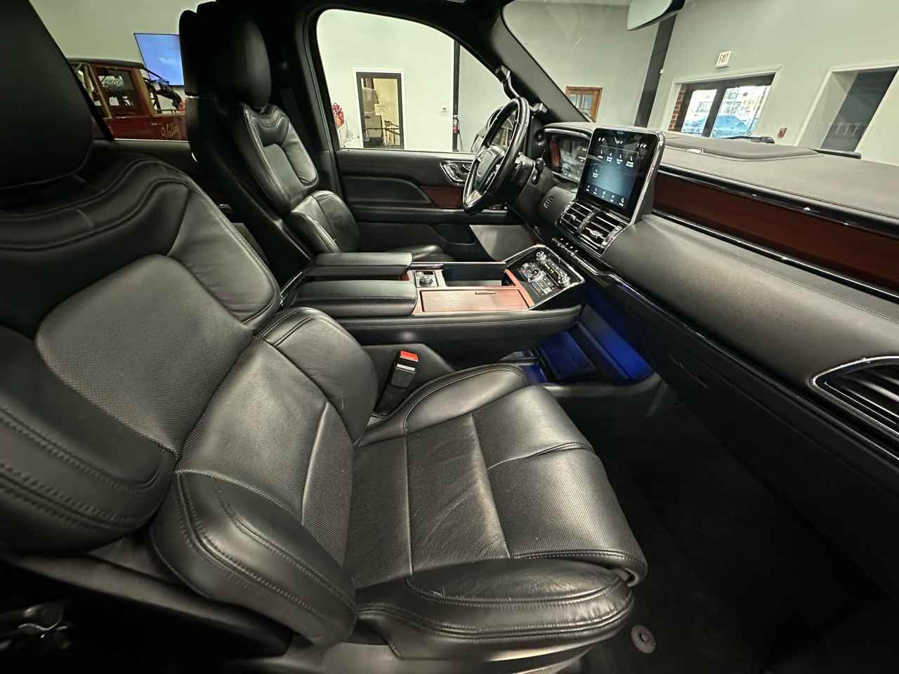 2021 Lincoln Navigator Reserve Image 18 of 33