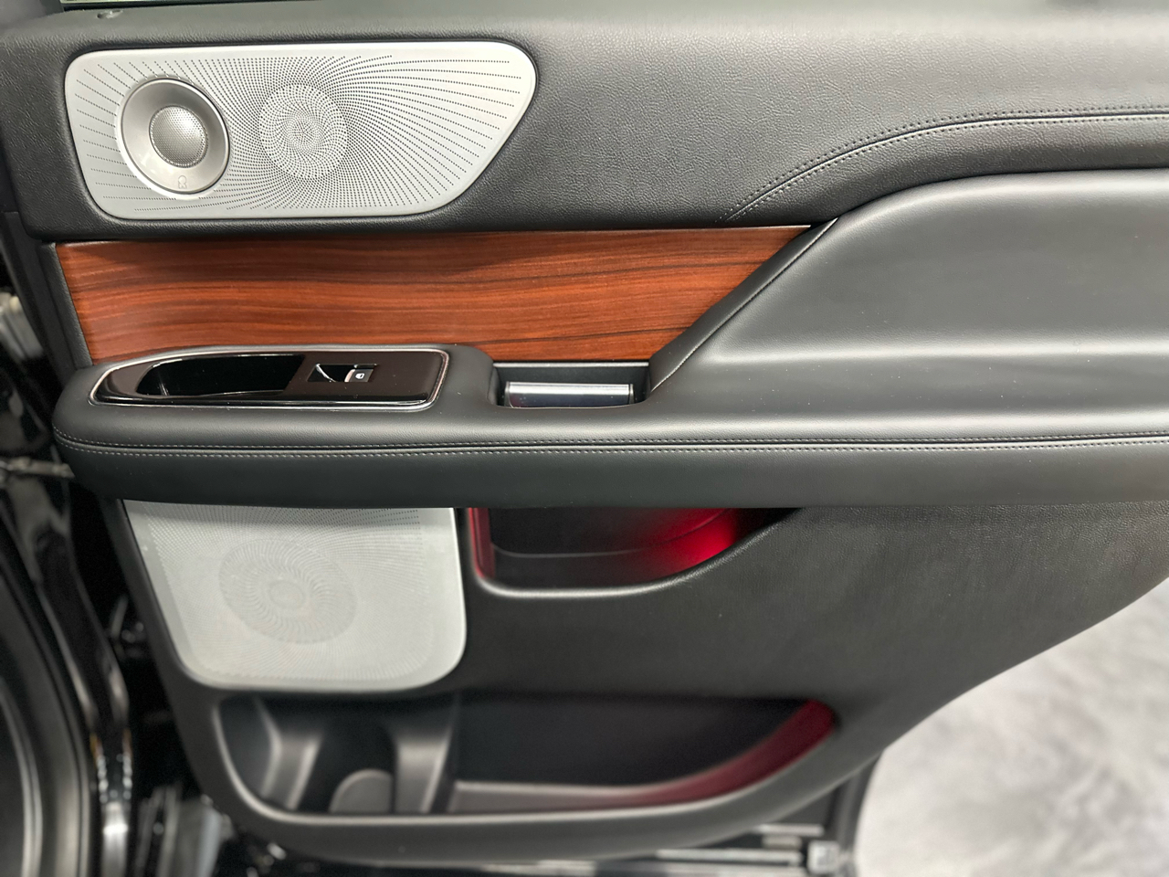 2021 Lincoln Navigator Reserve Image 27 of 33