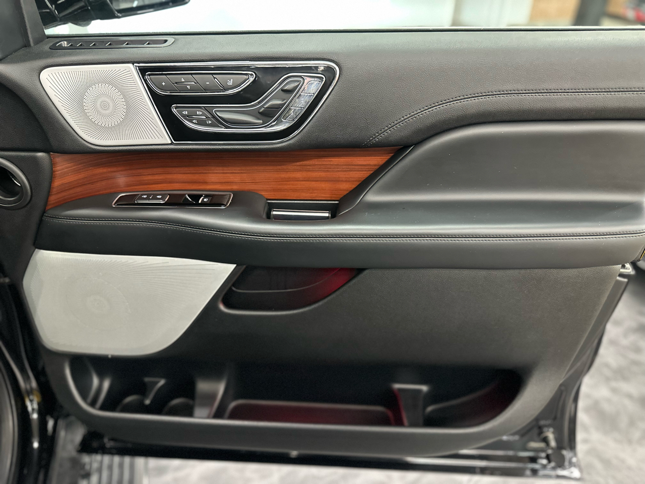 2021 Lincoln Navigator Reserve Image 28 of 33