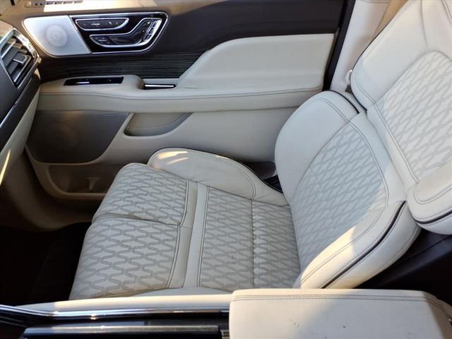 2021 Lincoln Navigator L Black Label Image 17 of 28